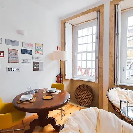 Stylish Flat In Iconic Pedestrian Street Appartement Oporto