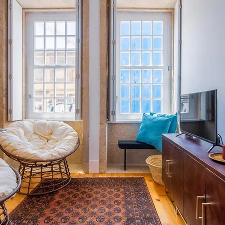 Stylish Flat In Iconic Pedestrian Street Oporto