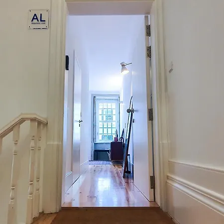 Stylish Flat In Iconic Pedestrian Street Oporto