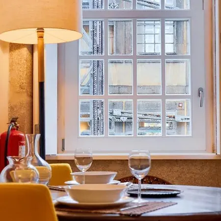 Stylish Flat In Iconic Pedestrian Street * Porto